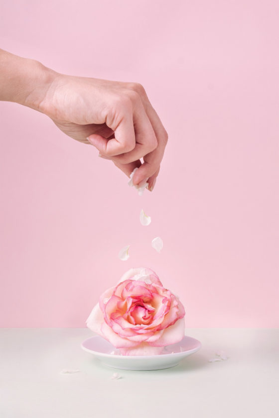 12 Surprising Benefits of Rose Water for Hair + How to Use It